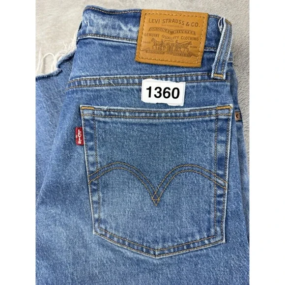 Levis Jeans Womens 25 Premium Wedgie Straight Med Wash Distressed Raw Hem Big E - Picture 11 of 11